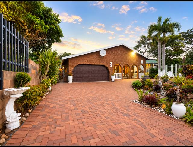 4 BEDROOM HOUSE FOR SALE IN BLUFF